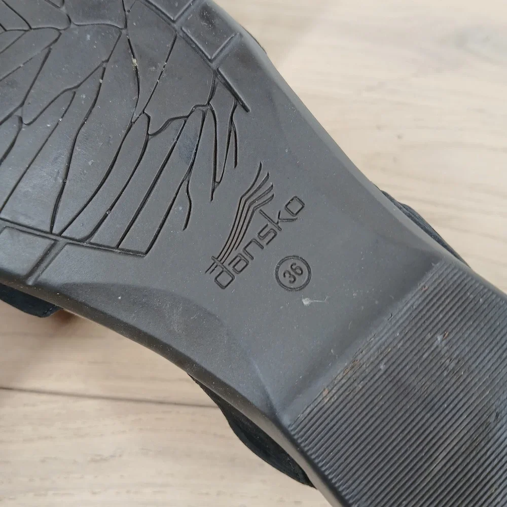 Dansko pre owned
